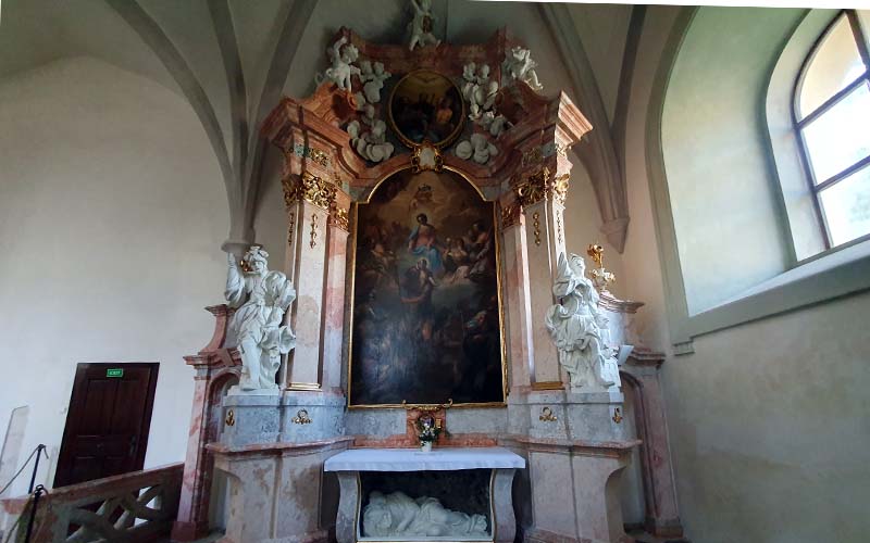Im Inneren der Stiftskirche