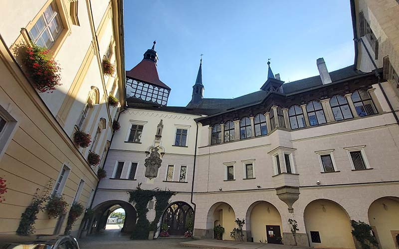 Der Schlosshof