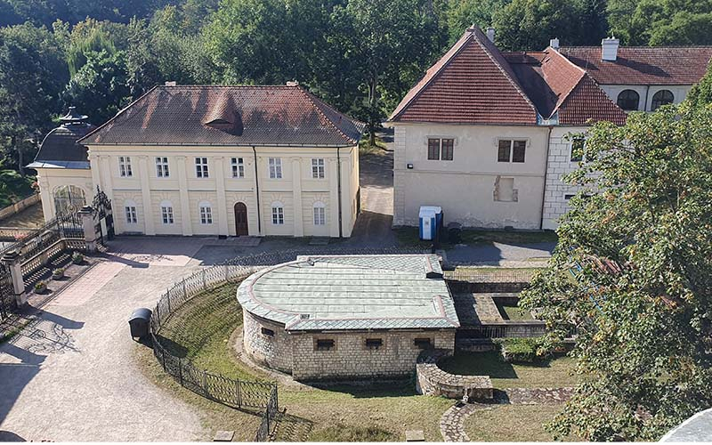 Aussicht vom Turm auf den Innenhof des Schlosses