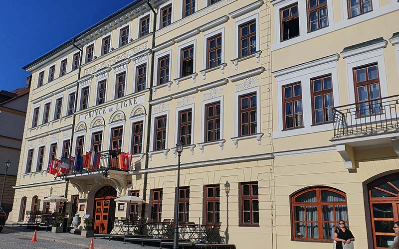 Das Hotel Prince de Linge am Schlossplatz