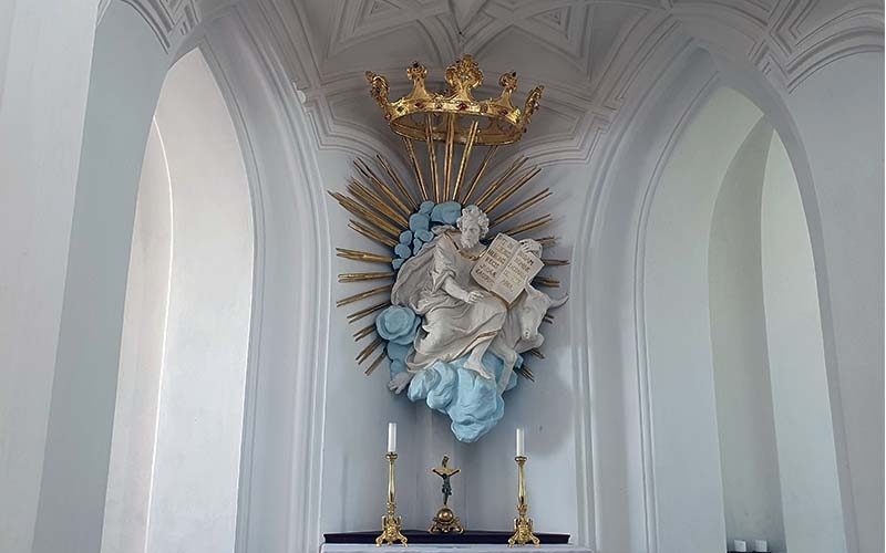Evangelist Matthäus mit dem Buch