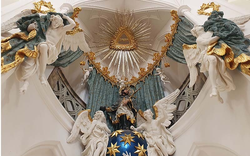 Im Inneren der Kirche