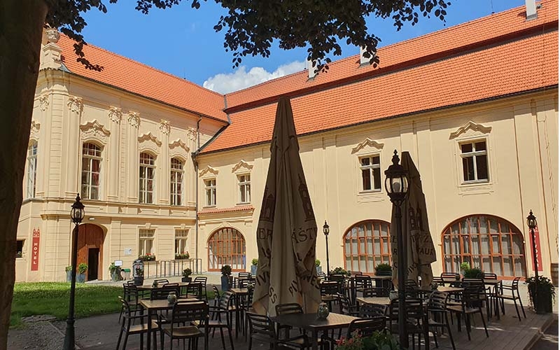 Blick zum Kloster-Restaurant