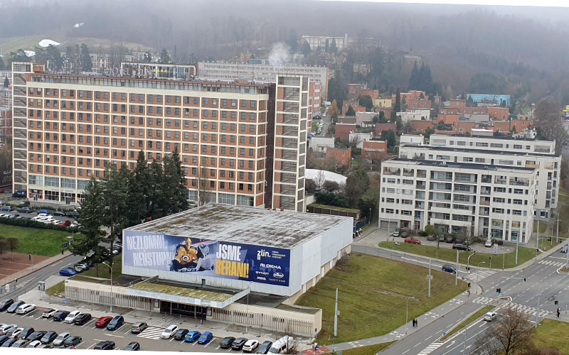 Blick vom Wolkenkratzer zum Grossen Kino