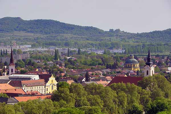 Ein schöner Ausblick auf die Stadt Esztergom