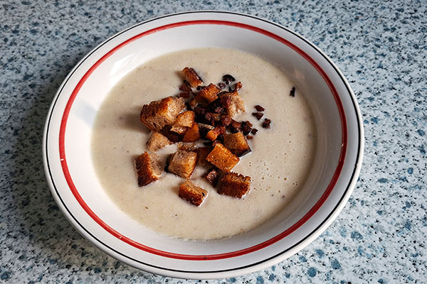 Apfel-Petersilienwurzel-Cremesuppe