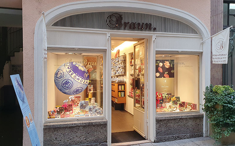 Hier gibt es eine Mozartkugelvariante ohne Marzipan