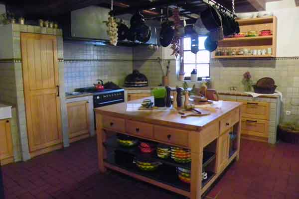 In der Küche wird aufgekocht, bei den Kochkursen lernen die Teilnehmer wie man slowenische Spezialitäten zubereitet