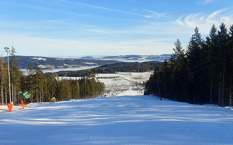 Blick ins Tal - Weixl Arena in St. Corona am Wechsel