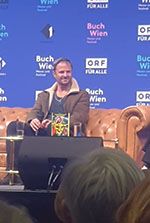 Philipp Hochmair auf der Buch Wien 2025