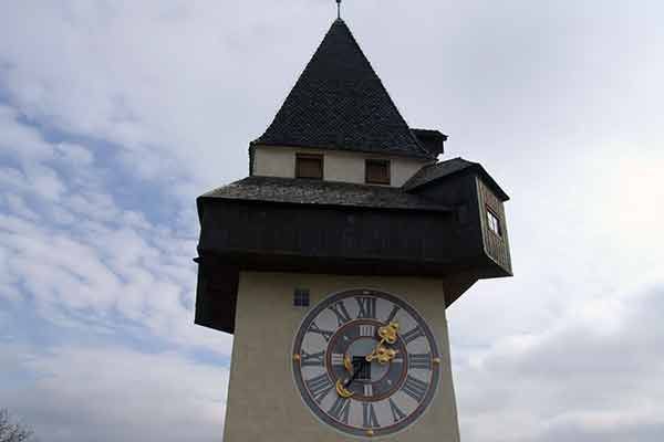 Das Wahrzeichen der Stadt: Der Grazer Uhrturm