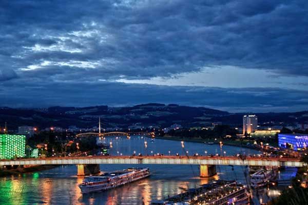 Blick auf Linz (Foto © Linz Tourismus, Alex Sigalov)